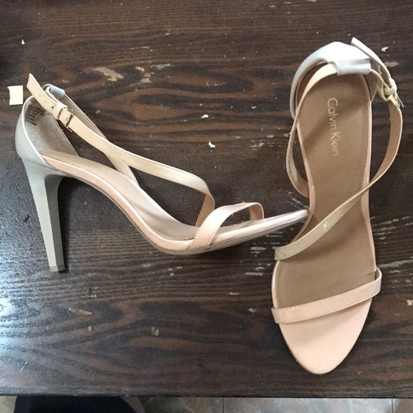 Nude heels - Picture 2 of 2